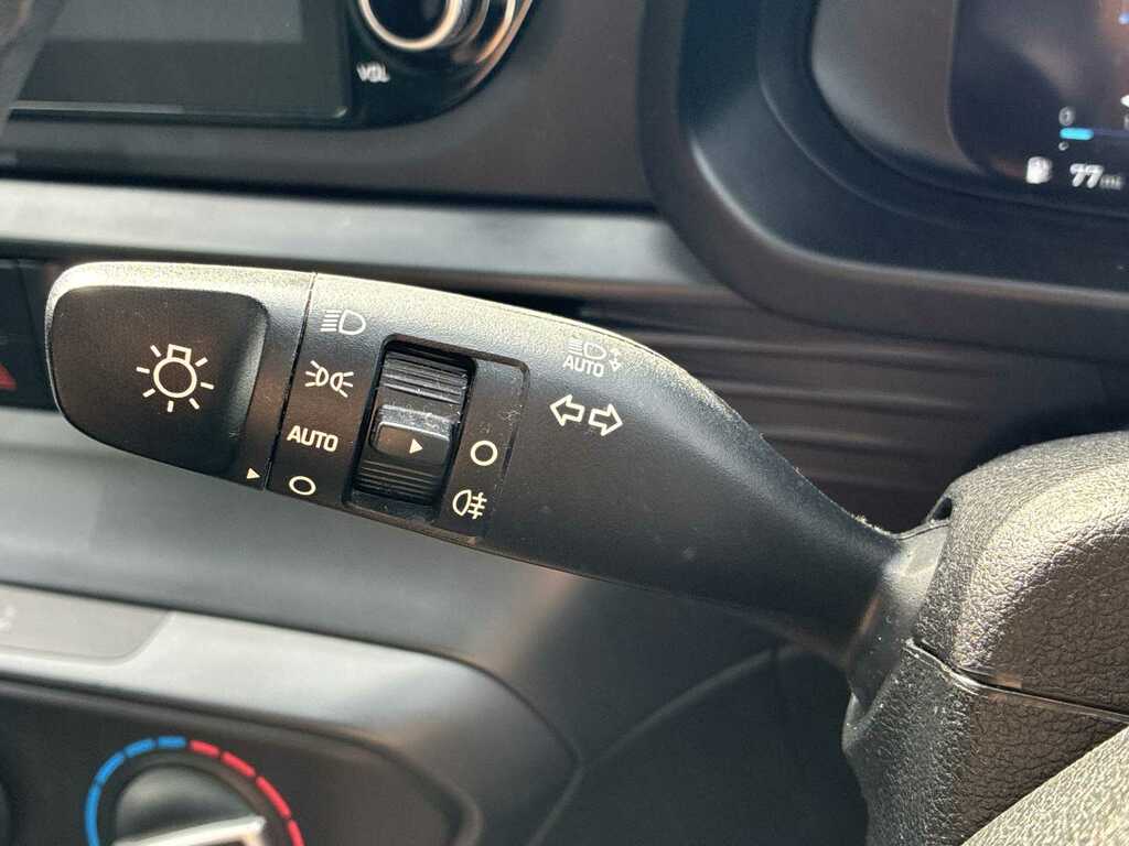Hyundai Bayon Premium Silver #25