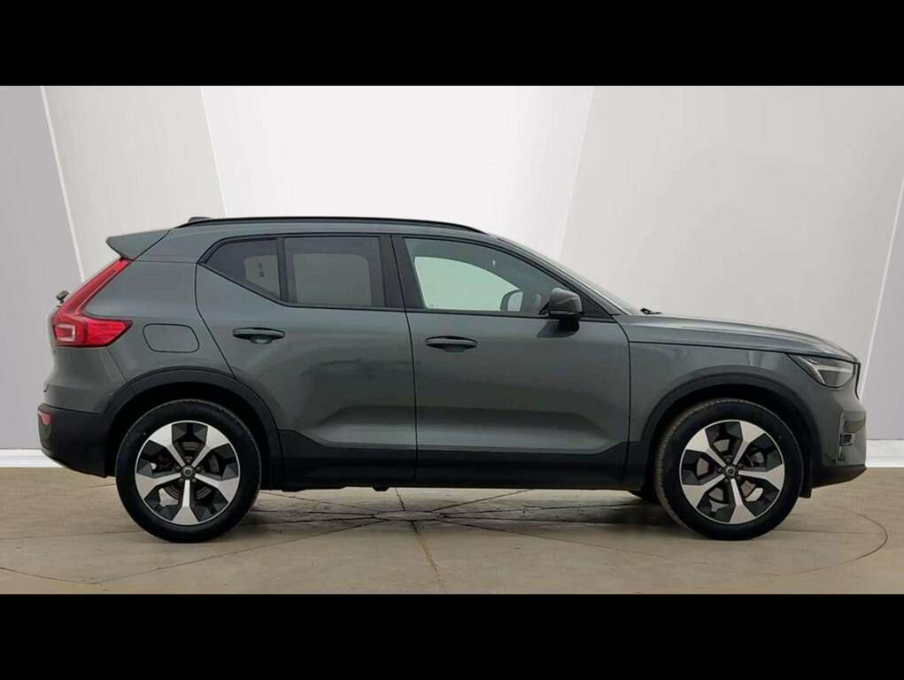 Volvo XC40 2.0 B4p Plus Dark Green #2