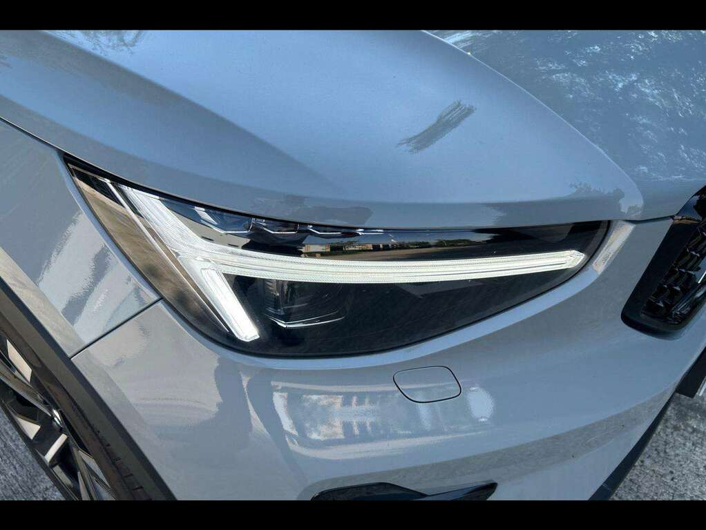 Volvo XC40 2.0 B4p Ultra Dark Grey #33