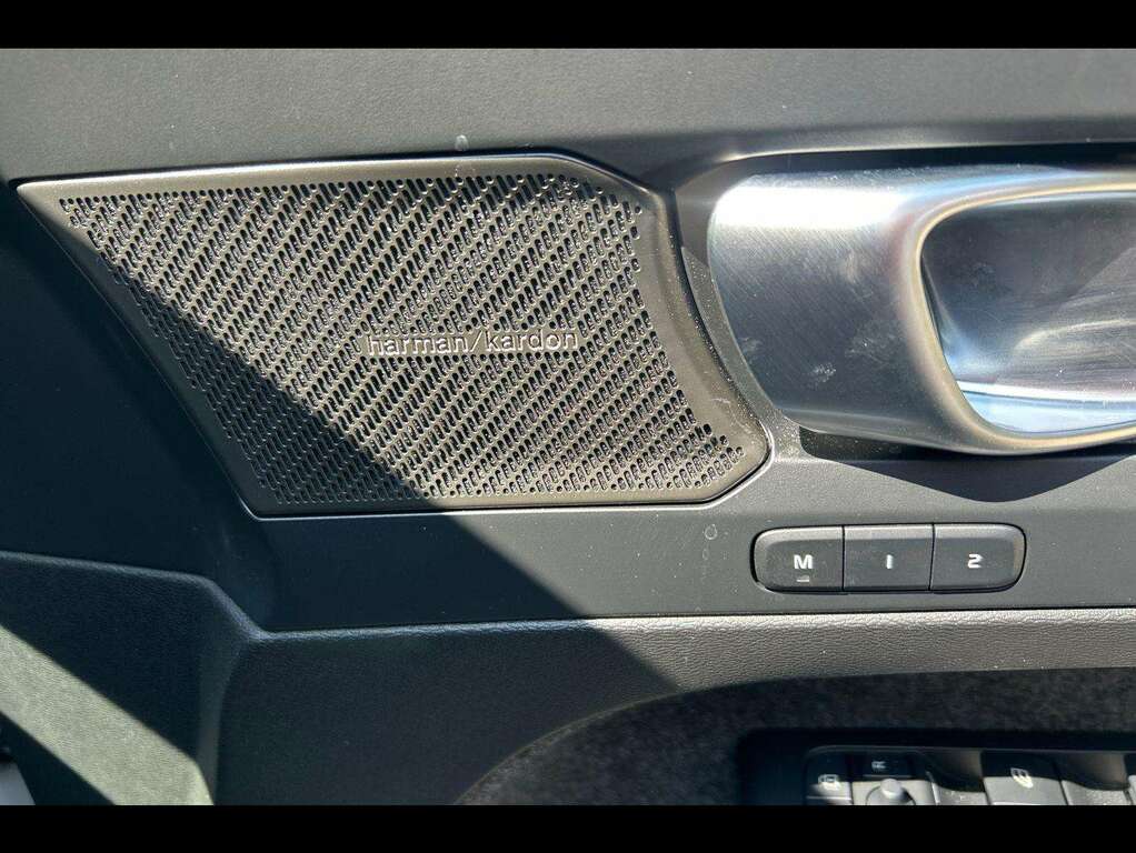 Volvo XC40 2.0 B4p Ultra Dark Grey #31