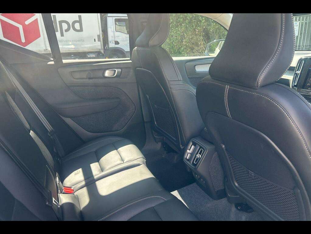 Volvo XC40 2.0 B4p Ultra Dark Grey #16