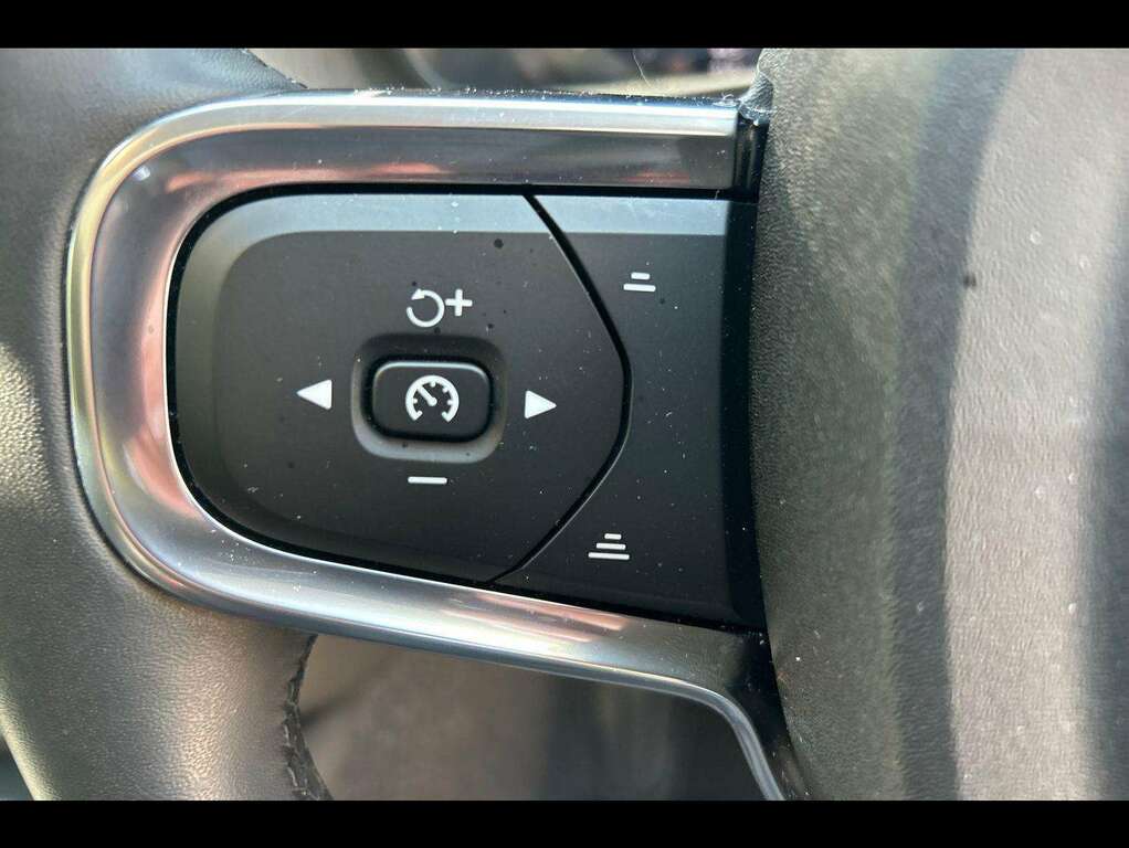 Volvo XC40 2.0 B4p Ultra Dark Grey #26