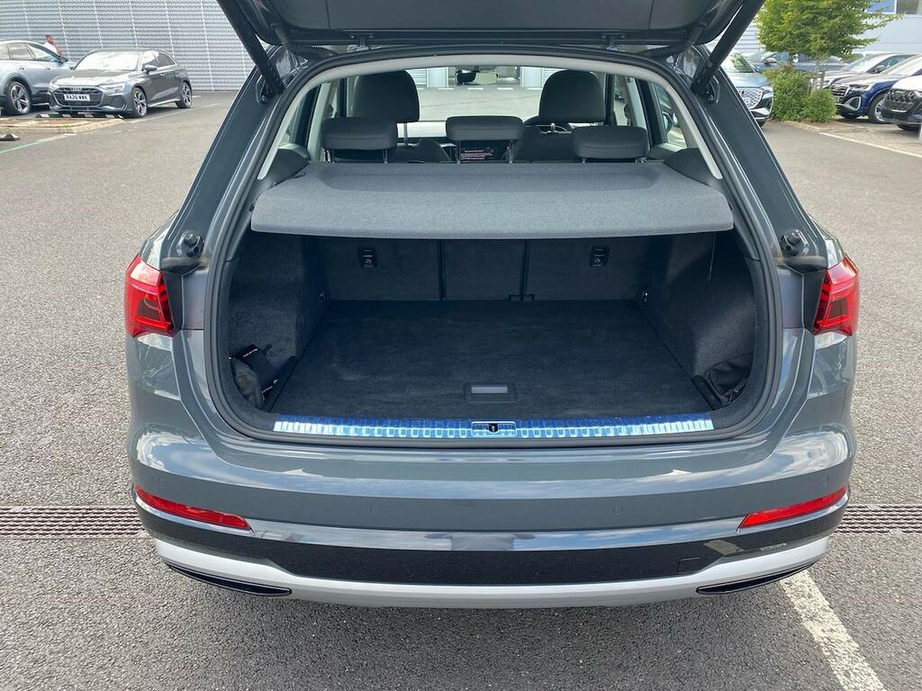 Audi Q3 1.5 E-hybrid S Line S Tronic 2025 Blue #17