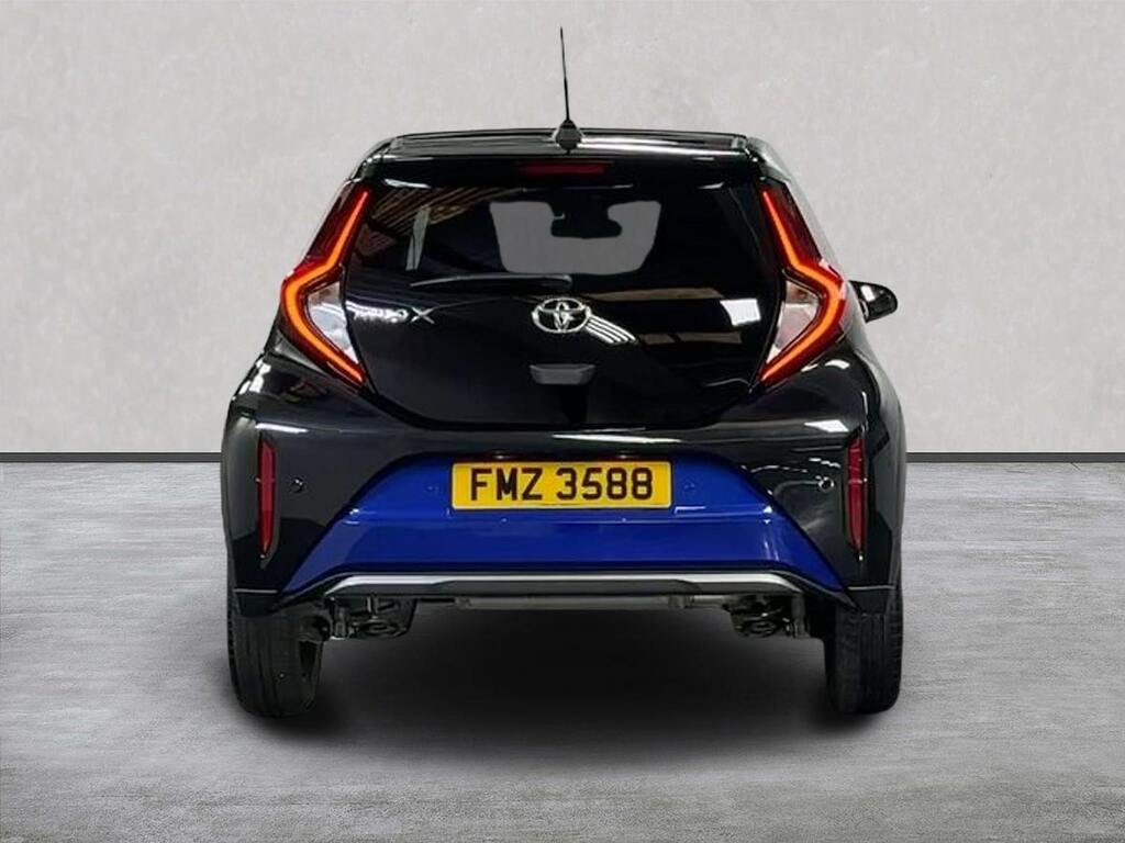 Toyota Aygo X 1.0 Vvt-i Exclusive Hatchback X-shift E Blue #4