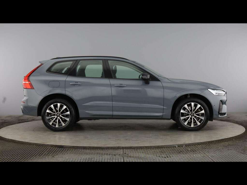 Volvo XC60 2.0 B5p Plus Dark Awd Geartronic Grey #4