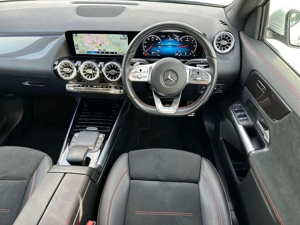Mercedes-Benz GLA Class Gla 220D 4Matic Amg Line Premium Black #8