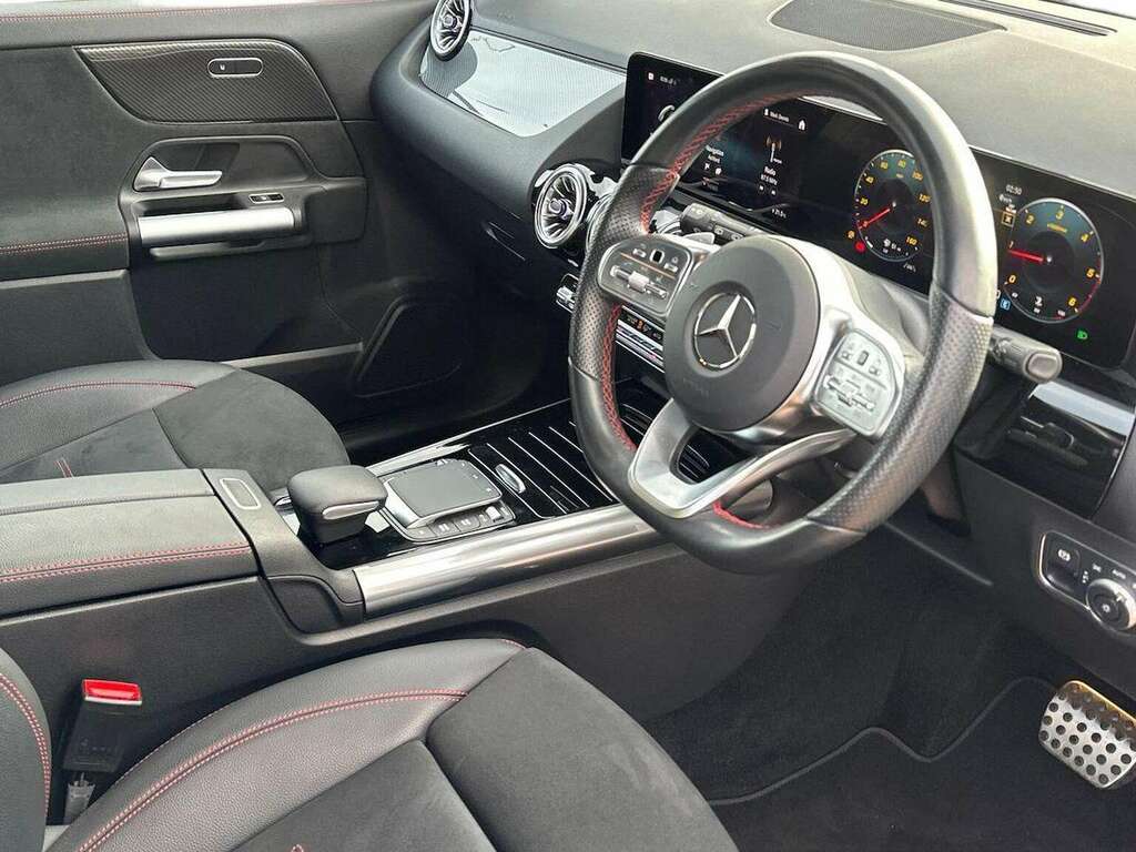 Mercedes-Benz GLA Class Gla 220D 4Matic Amg Line Premium Black #14