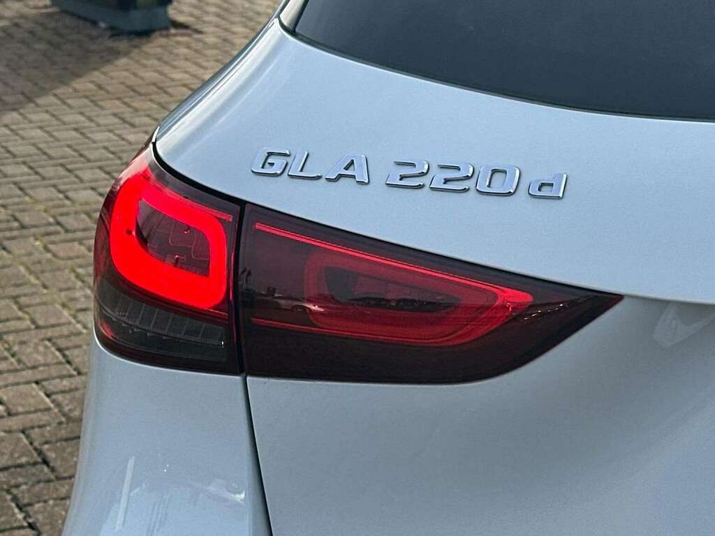 Mercedes-Benz GLA Class Gla 220D 4Matic Amg Line Premium Black #34