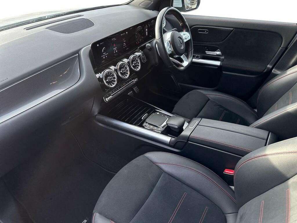 Mercedes-Benz GLA Class Gla 220D 4Matic Amg Line Executive White #6