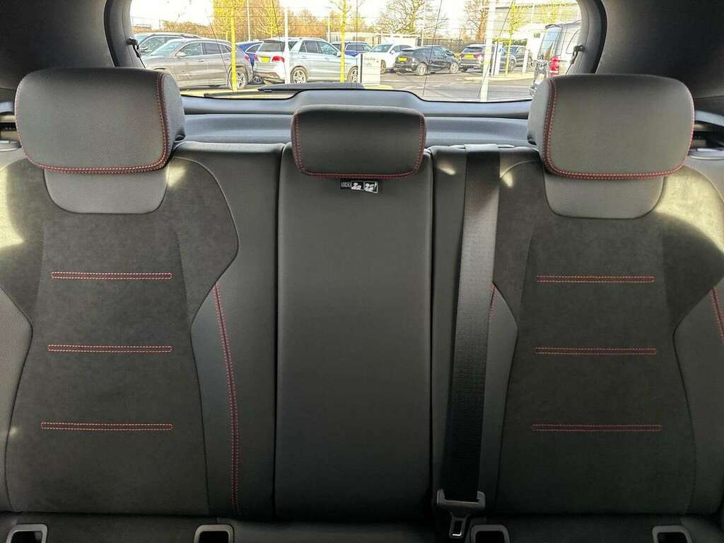 Mercedes-Benz GLA Class Gla 220D 4Matic Amg Line Premium Black #38