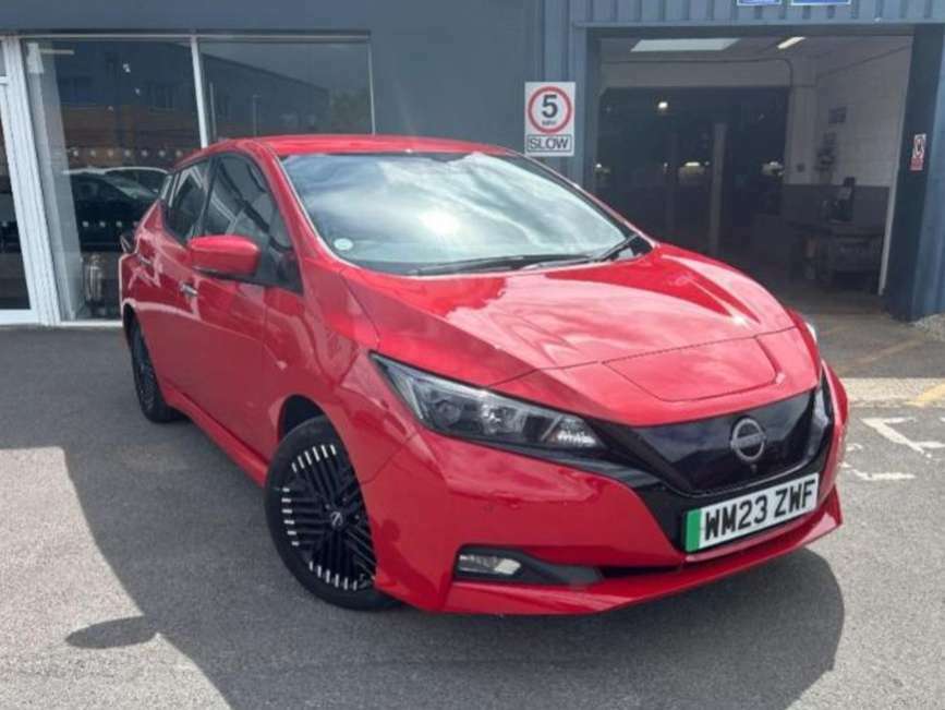 Nissan Leaf 110Kw N-connecta 39Kwh Red