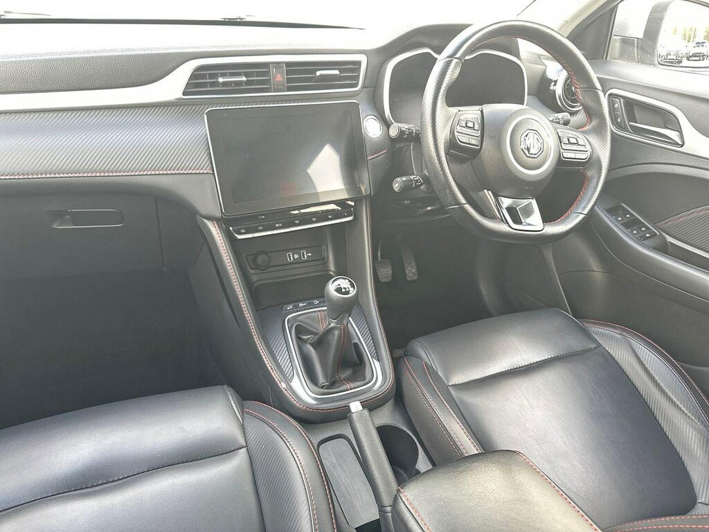 MG ZS 72.6Kwh Trophy Suv Red #7