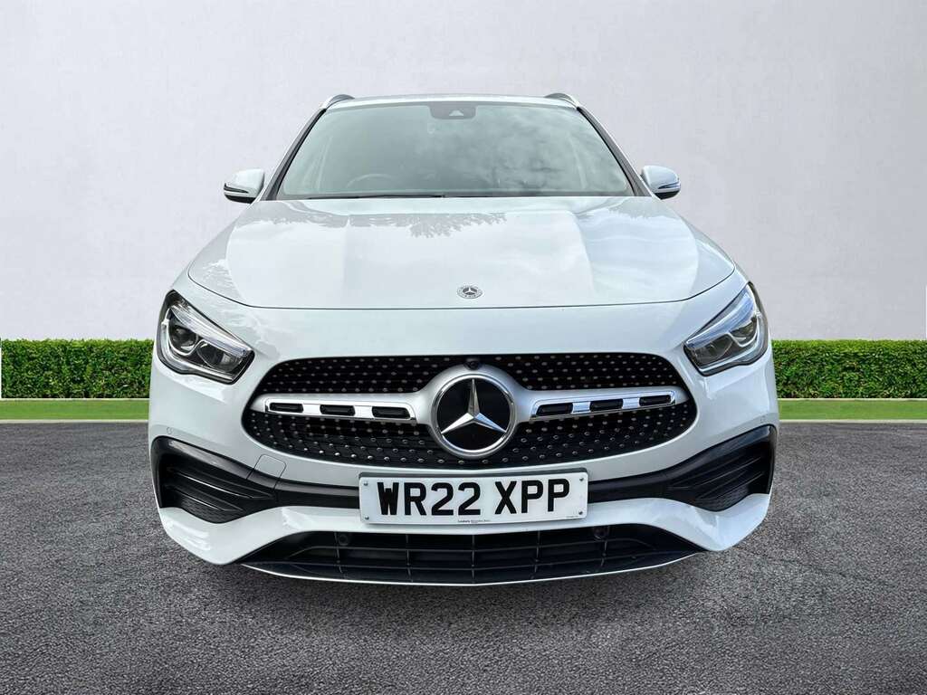 Mercedes-Benz GLA Class Gla 200 Amg Line Premium White #5