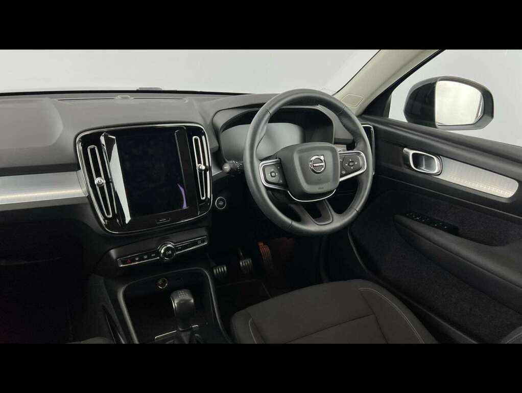 Volvo XC40 2.0 B4p R Design 7 Speed Black #9