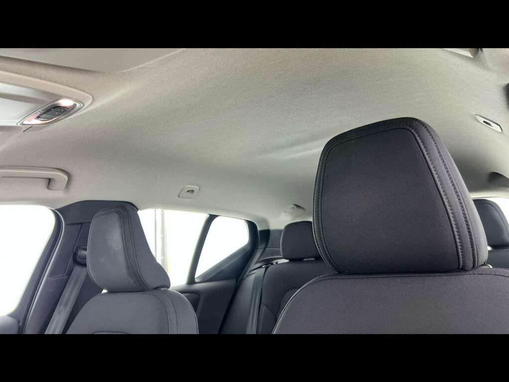 Volvo XC40 2.0 B4p R Design 7 Speed Black #14