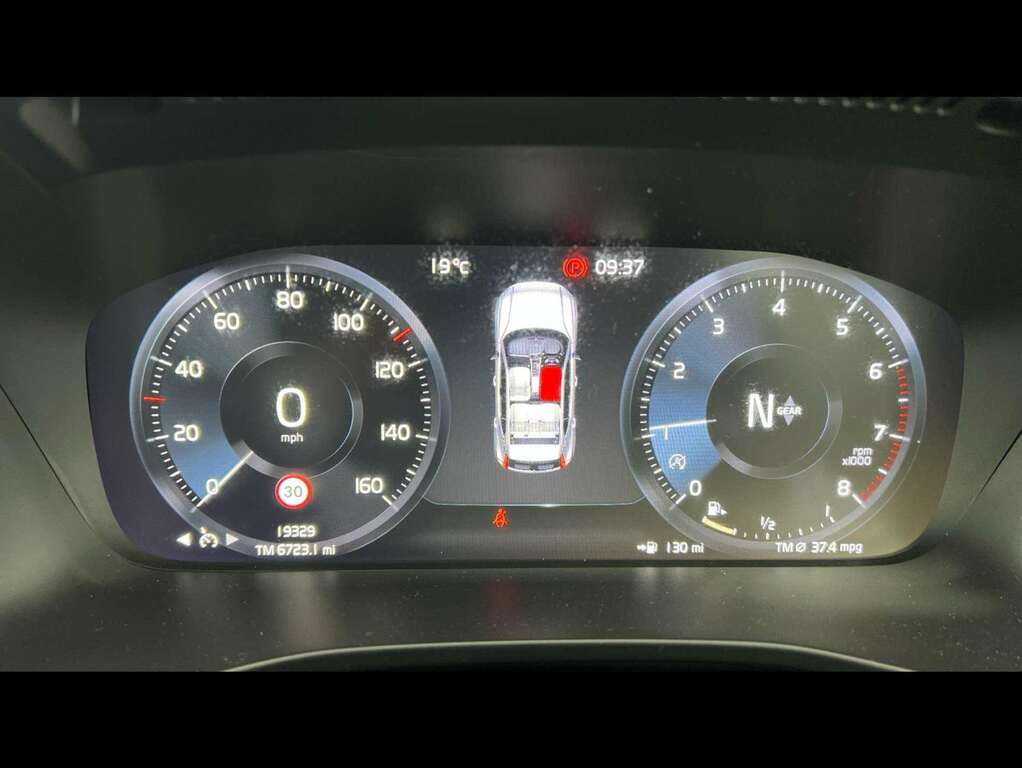 Volvo XC40 2.0 B4p R Design 7 Speed Black #10