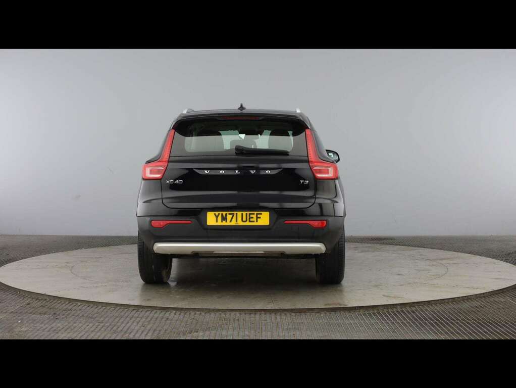 Volvo XC40 2.0 B4p R Design 7 Speed Black #17