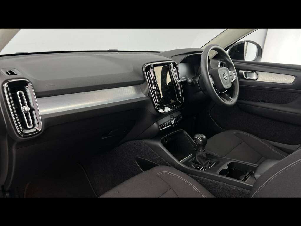 Volvo XC40 2.0 B4p R Design 7 Speed Black #7