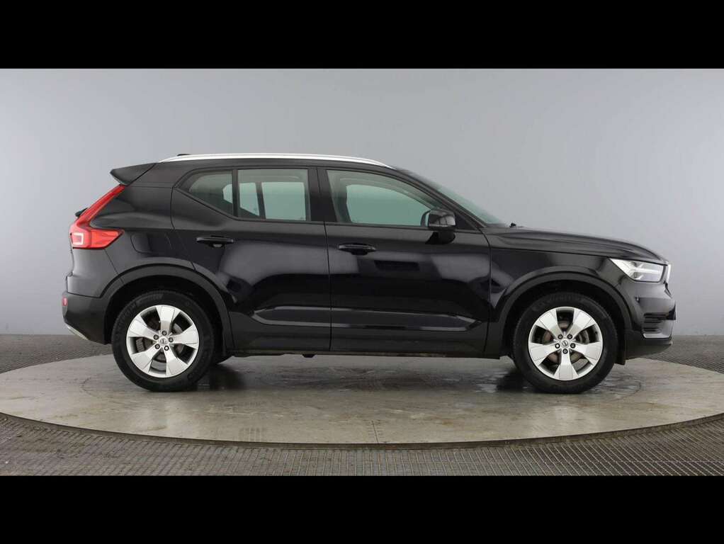 Volvo XC40 1.5 T3 163 Momentum Black #4