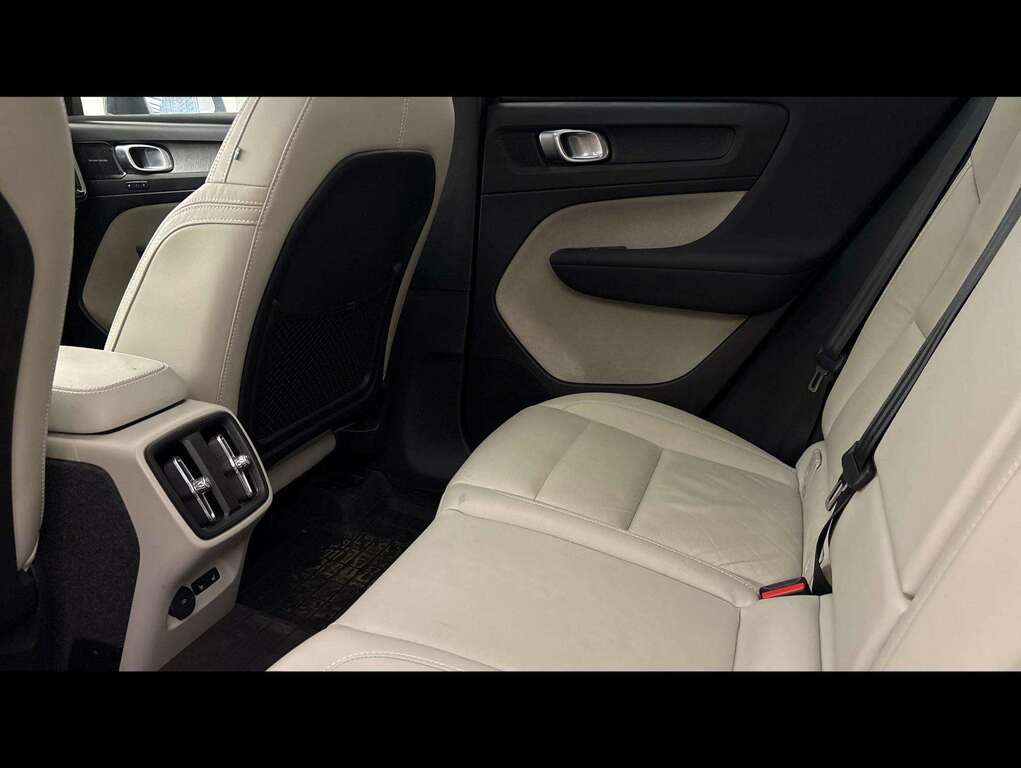 Volvo XC40 2.0 B5p Inscription Awd Black #10