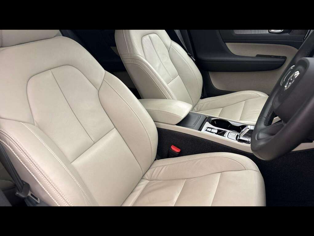 Volvo XC40 2.0 B5p Inscription Awd Black #27