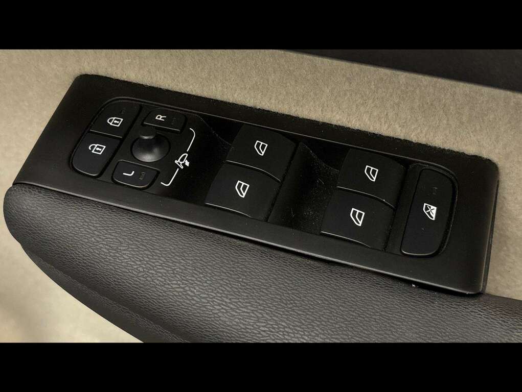 Volvo XC40 2.0 B5p Inscription Awd Black #16