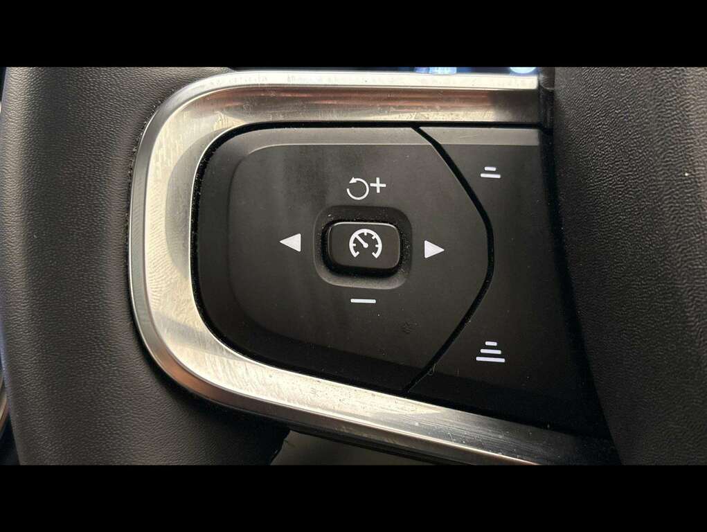 Volvo XC40 2.0 B5p Inscription Awd Black #29