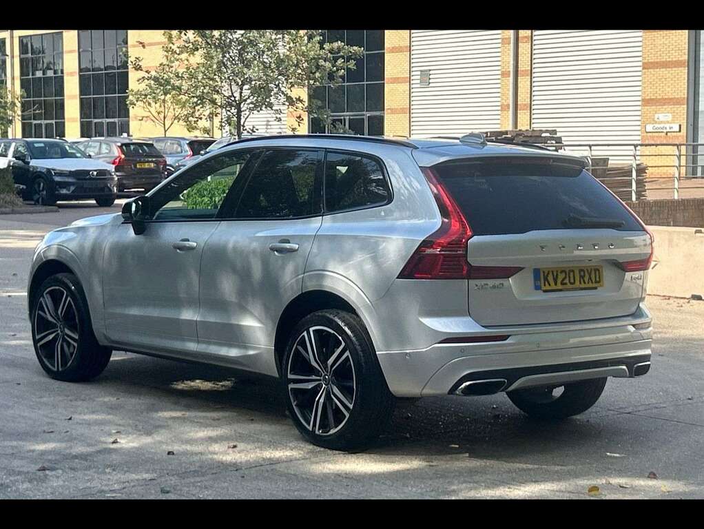 Volvo XC60 2.0 B5p 250 R Design Pro Awd Geartronic Silver #2