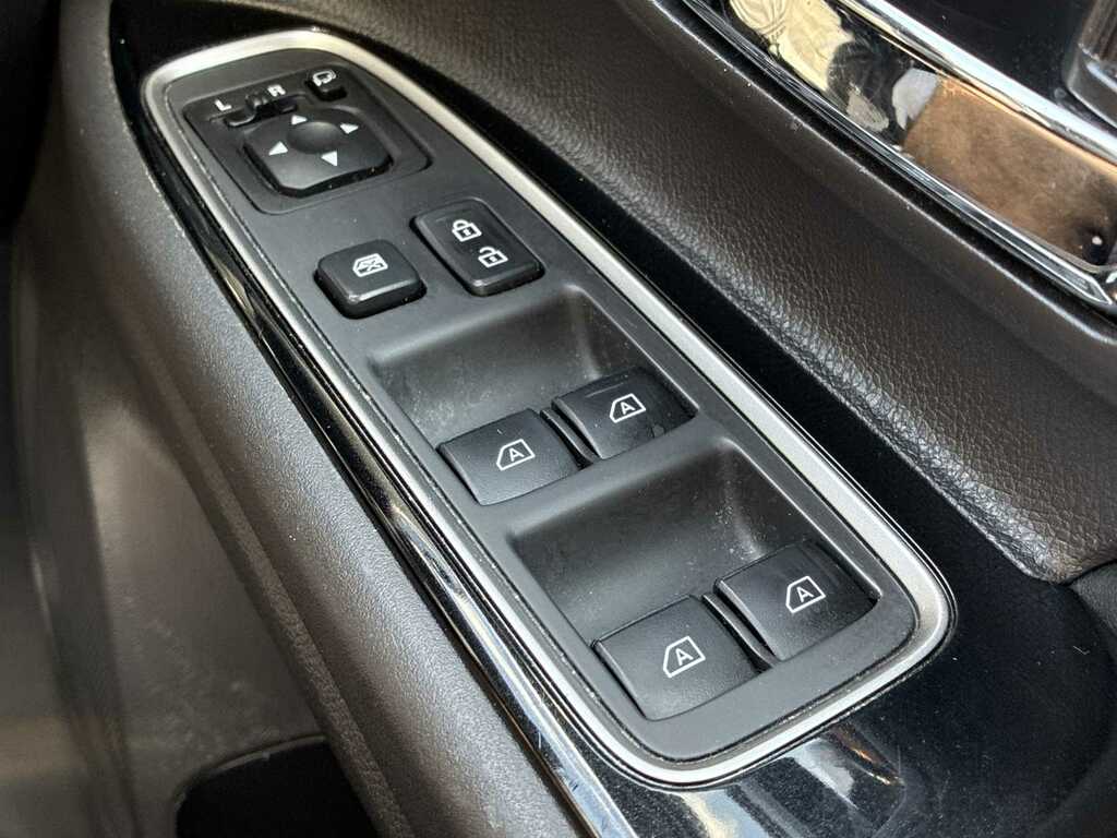 Mitsubishi Outlander 2.4 Phev Reflex Commercial White #20