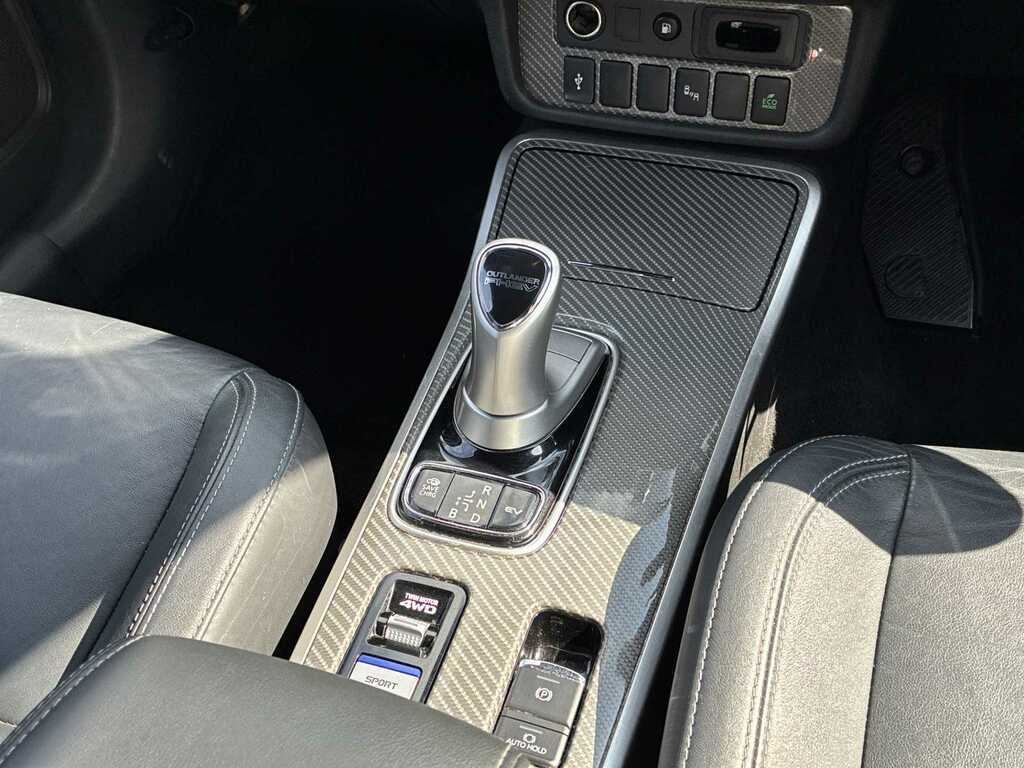Mitsubishi Outlander 2.4 Phev Reflex Commercial White #12