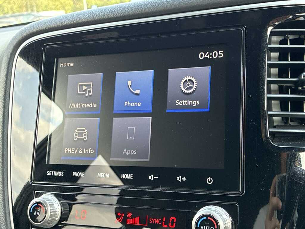 Mitsubishi Outlander 2.4 Phev Reflex Commercial White #37
