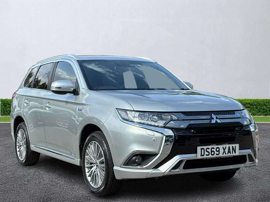 Mitsubishi Outlander 2.4 Phev Dynamic Safety Silver