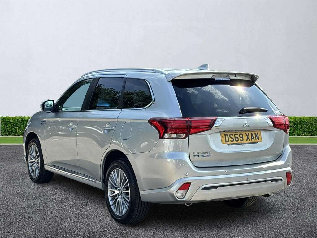 Mitsubishi Outlander 2.4 Phev Dynamic Safety Silver #2