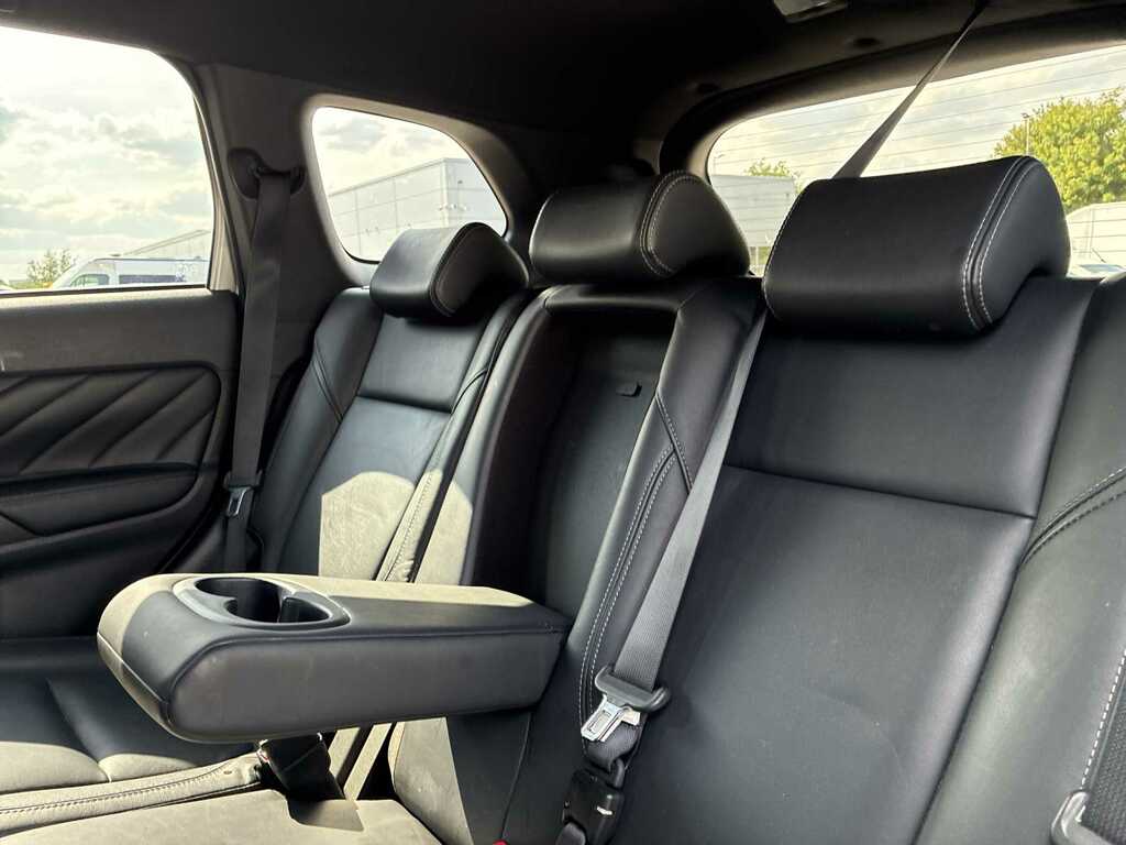 Mitsubishi Outlander 2.4 Phev Reflex Commercial White #15