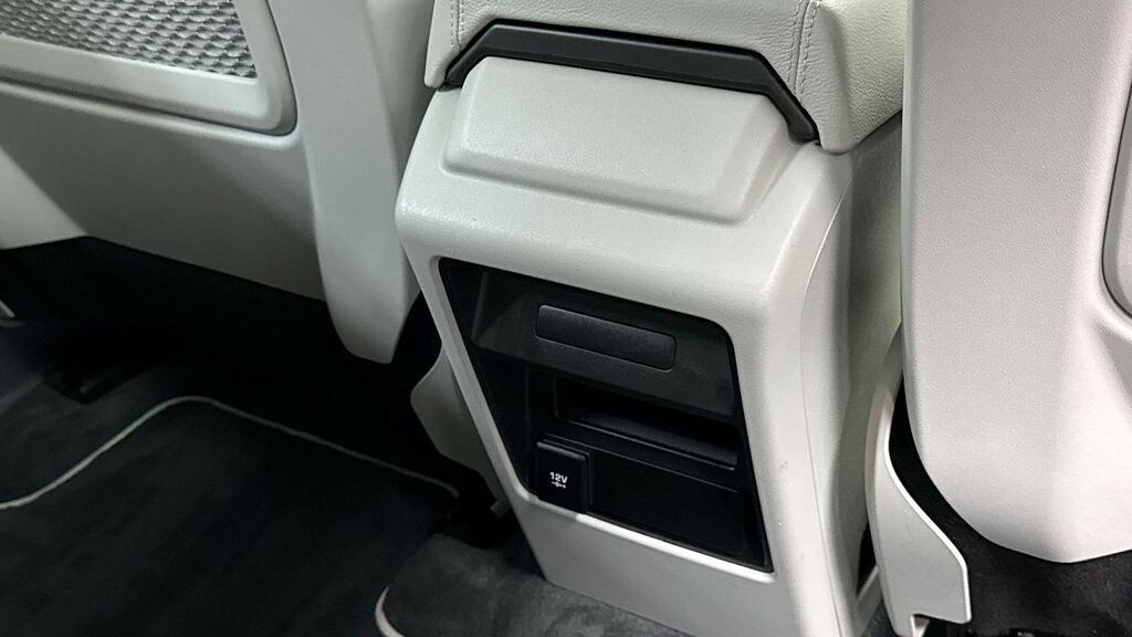 Land Rover Discovery Sport Black #18