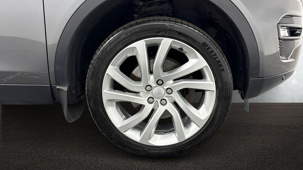 Land Rover Discovery Sport Black #8