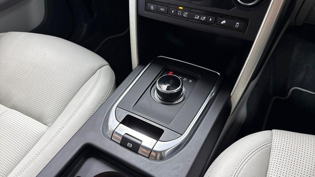 Land Rover Discovery Sport Black #13