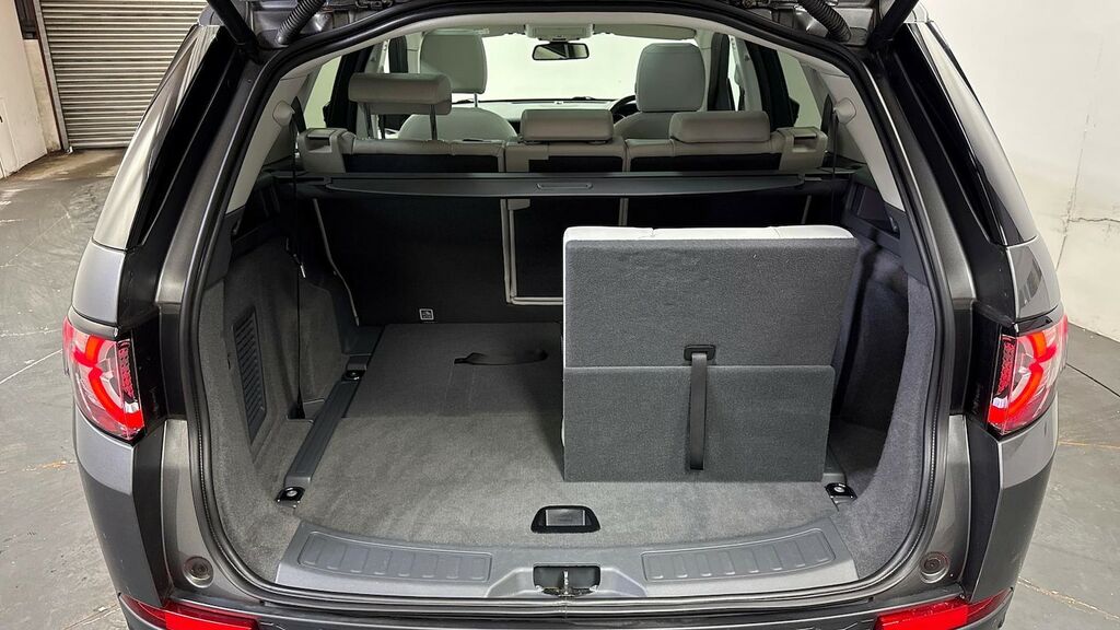 Land Rover Discovery Sport Black #10