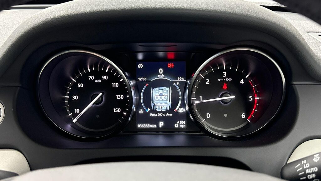 Land Rover Discovery Sport Black #16