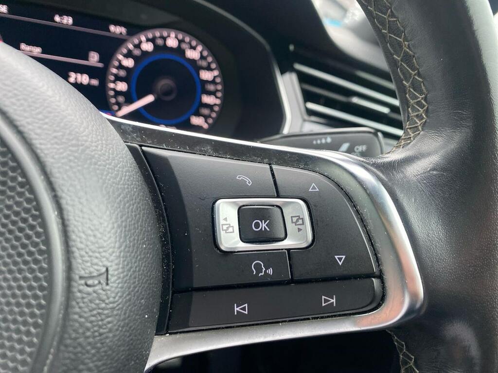 Volkswagen Passat R-line Tdi Dsg White #27