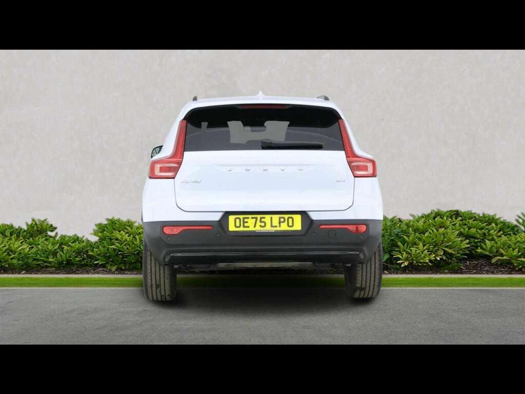 Volvo XC40 2.0 B4p Plus Dark Blue #4