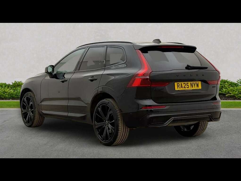 Volvo XC60 2.0 B5p Plus Black Edition Awd Geartronic Black #2