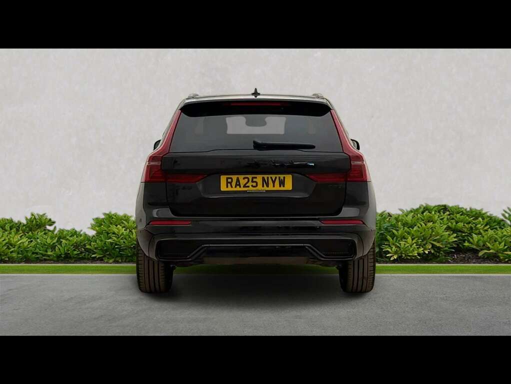 Volvo XC60 2.0 B5p Plus Black Edition Awd Geartronic Black #4