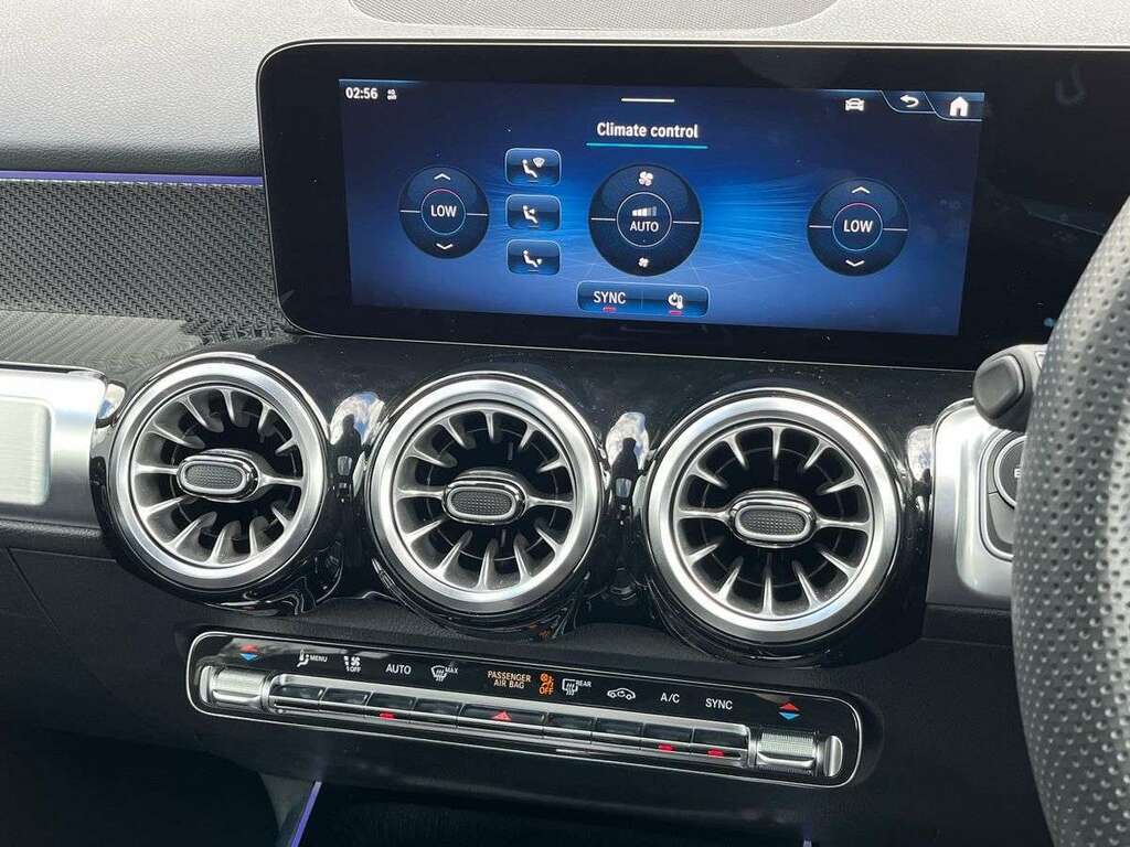 Mercedes-Benz GLB Class Glb 220D 4Matic Amg Line Executive 8G-tronic #12