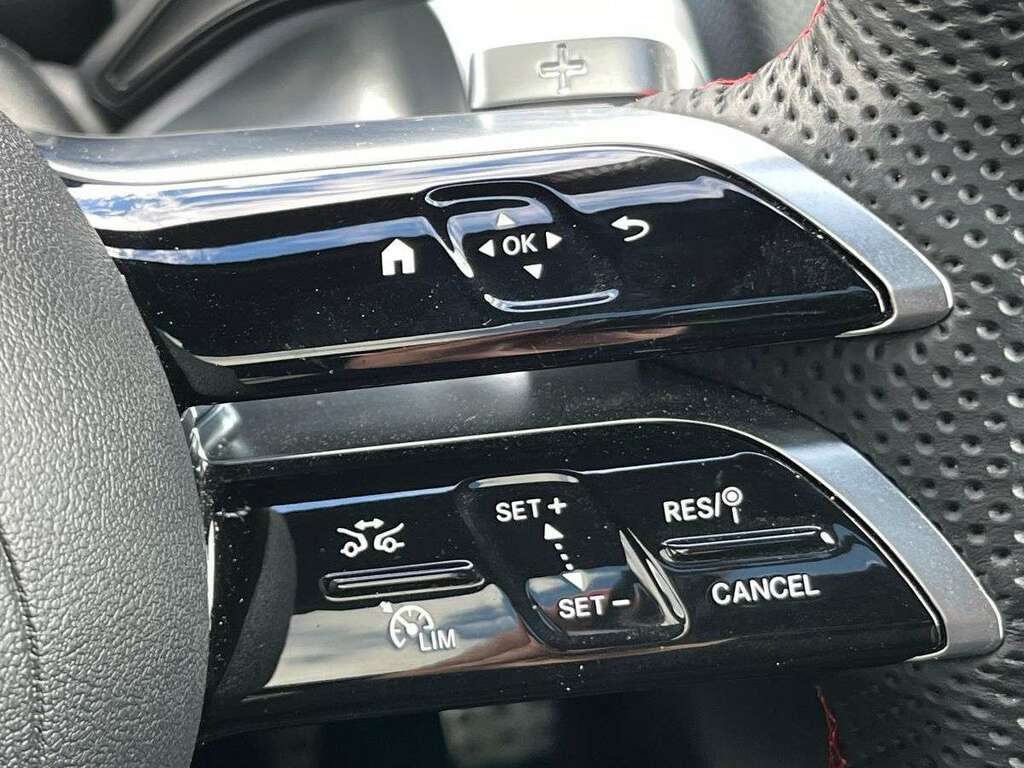 Mercedes-Benz GLB Class Glb 220D 4Matic Amg Line Executive 8G-tronic #27