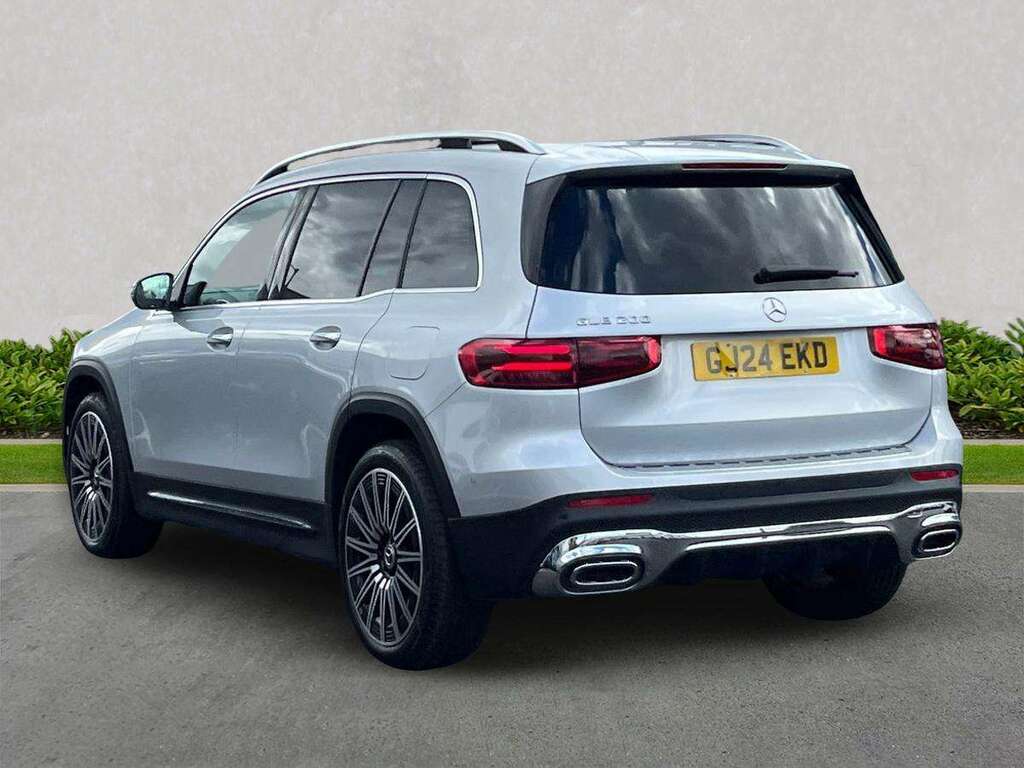 Mercedes-Benz GLB Class Glb 200 Amg Line Premium Plus 7G-tronic Silver #2