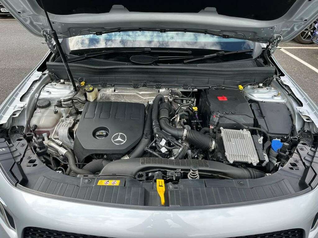 Mercedes-Benz GLB Class Glb 220D 4Matic Amg Line Executive 8G-tronic #39