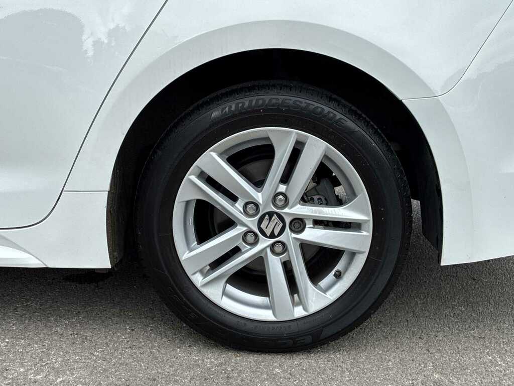 Suzuki Swace 1.8 Hybrid Ultra Cvt White #6