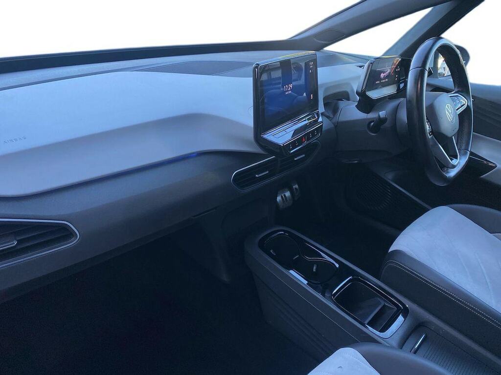 Volkswagen ID.3 Pro Performance 58Kwh Family Hatchback Electri White #5