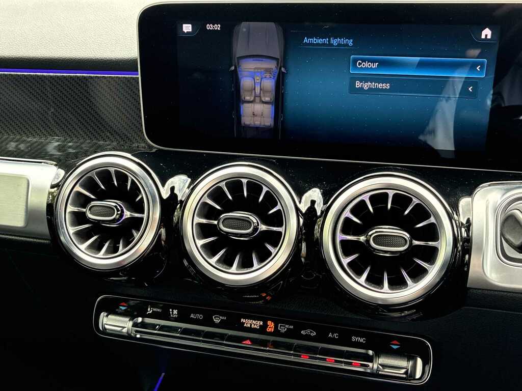 Mercedes-Benz GLB Class Glb 200 Amg Line Premium Night Edition A White #39